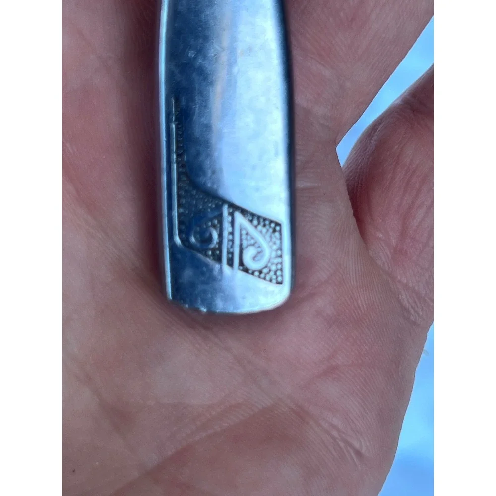 Modern Unisex Unbranded Stainless Steel Dinner Knife OS Silver